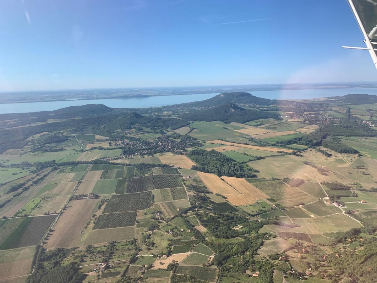 Topart Apartman I Balatonfenyves Exterior foto
